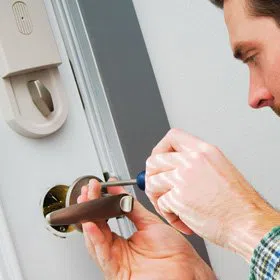 Neighborhood Locksmith Store Newtown Square, PA 610-422-2838 - door-unlock